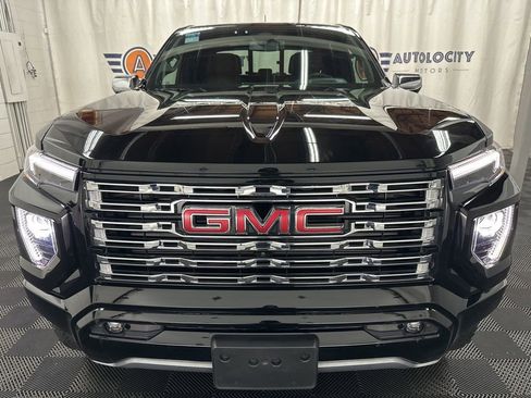 Used 2024 GMC Canyon Denali AWD/4WD image 3