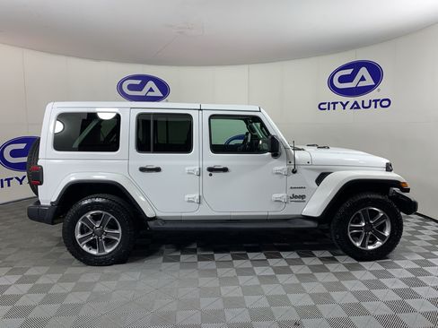 Used 2019 Jeep Wrangler Unlimited Sahara AWD/4WD image 2