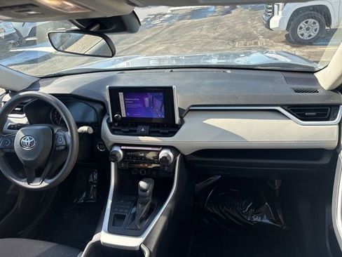 Used 2025 Toyota RAV4 XLE image 29