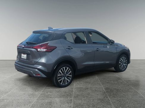 Used 2024 Nissan Kicks SV image 5