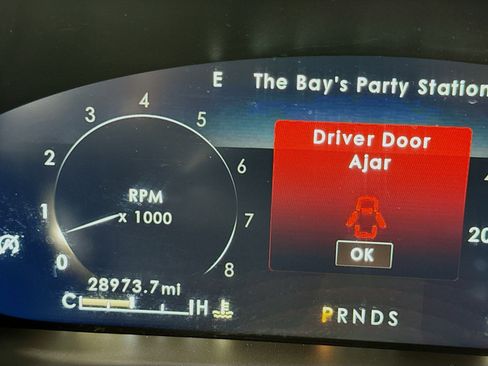 Used 2021 Lincoln Nautilus Reserve w/ Equipment Group 202A image 16