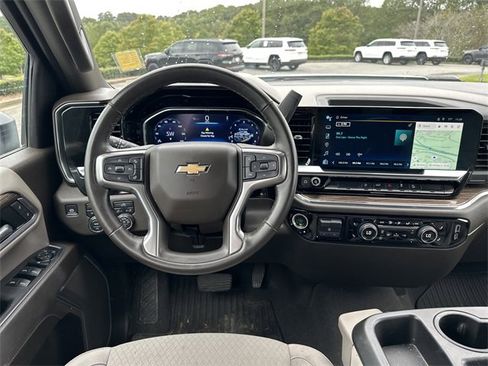 Used 2025 Chevrolet Silverado 2500 LT w/ Convenience Package image 22