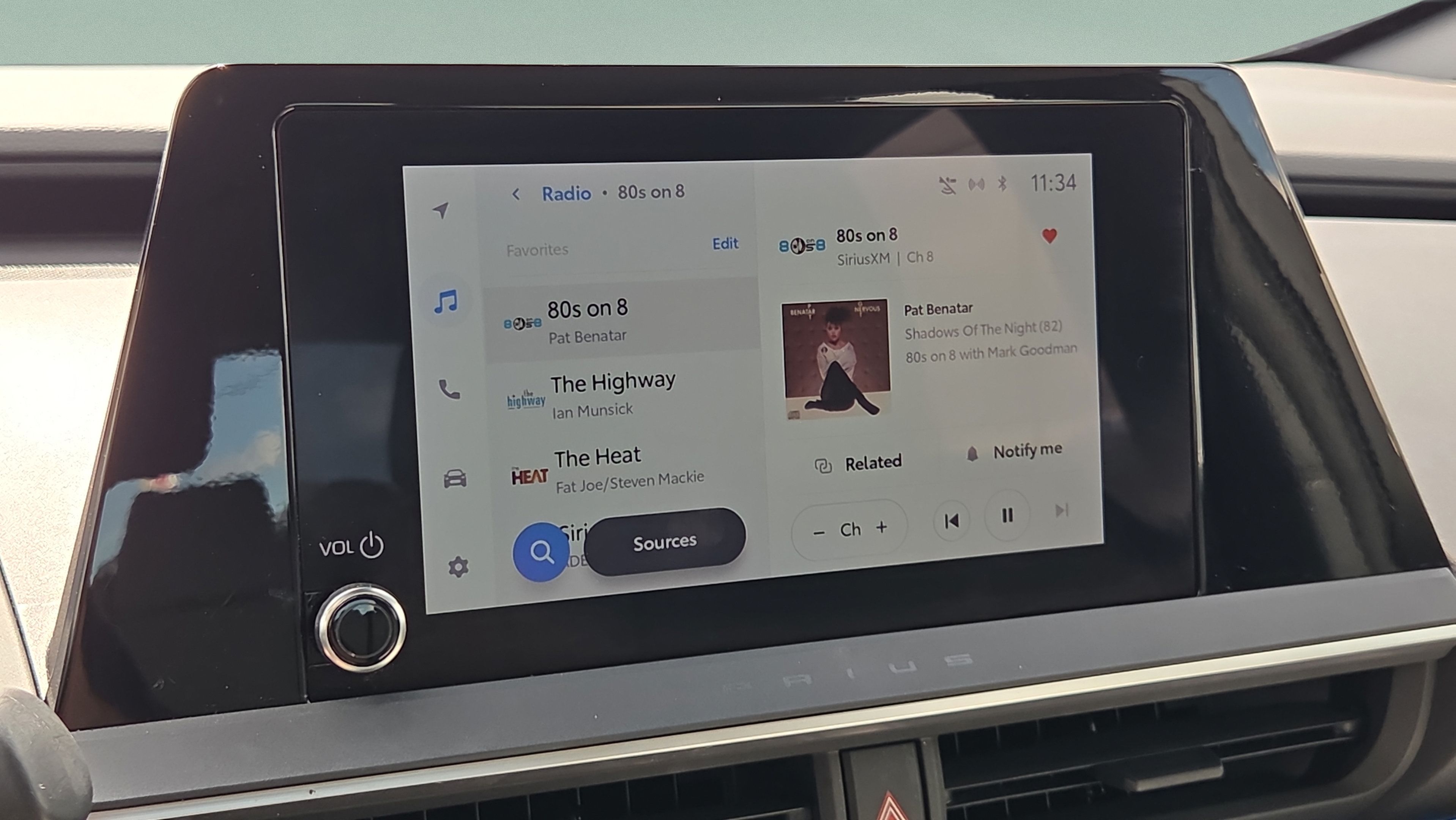 Certified 2023 Toyota Prius XLE FWD image 24