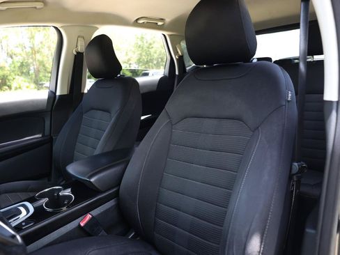 Used 2016 Ford Edge SEL AWD/4WD image 6