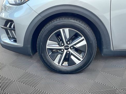 Certified 2022 Kia Niro LXS image 9