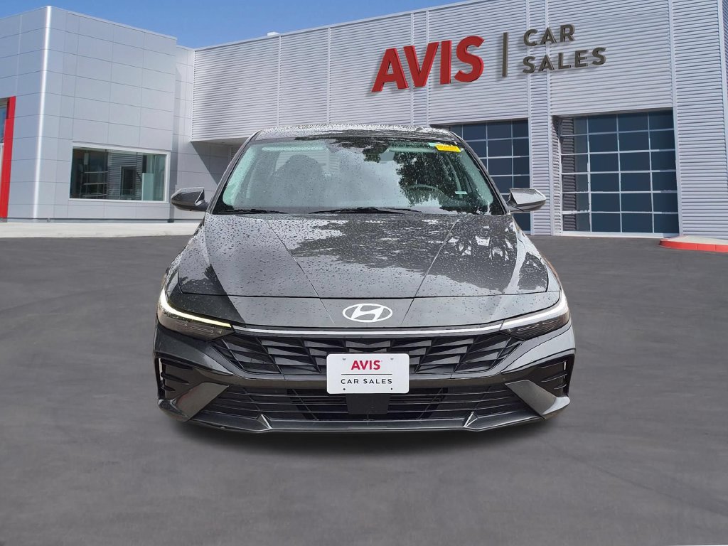 Used 2025 Hyundai Elantra SEL FWD image 2