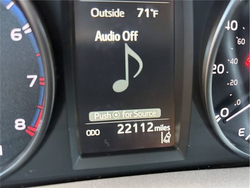 Used 2017 Toyota RAV4 XLE w/ Carpet Mat Package AWD/4WD image 8