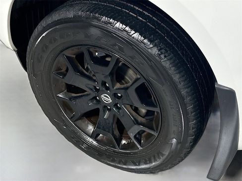 Used 2018 Nissan Frontier SV image 28