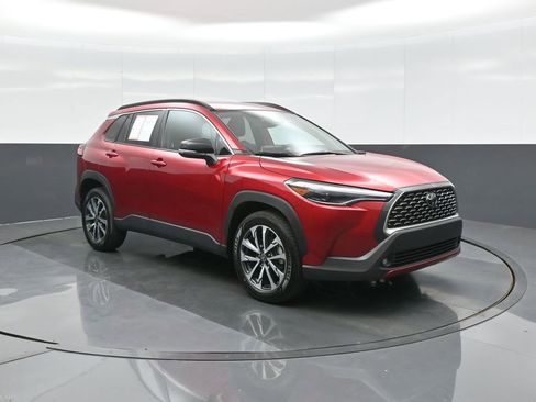 Certified 2025 Toyota Corolla Cross XLE AWD/4WD image 1
