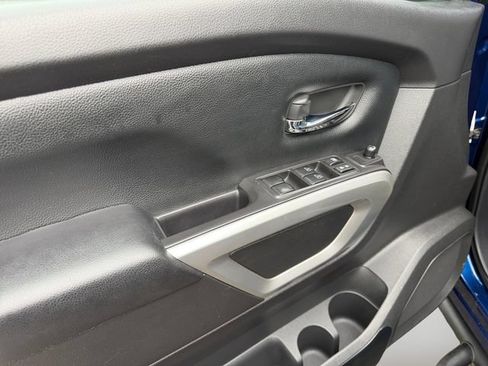 Used 2021 Nissan Titan SV w/ SV Convenience Package AWD/4WD image 10