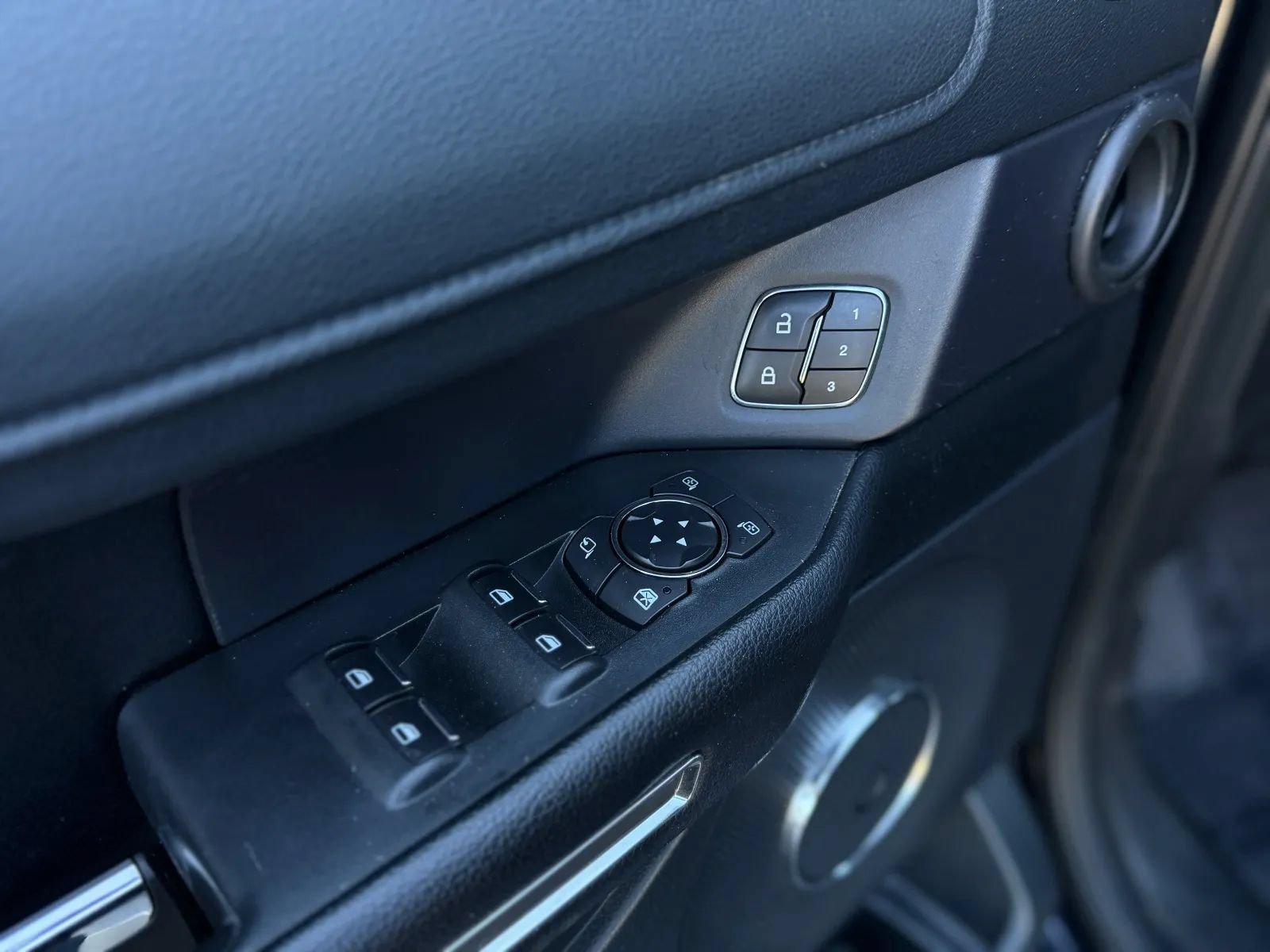 Used 2021 Ford Expedition XLT AWD/4WD image 27