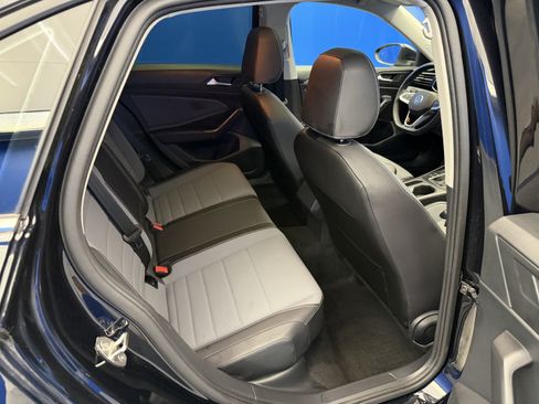 Used 2025 Volkswagen Jetta SE w/ Sunroof Package FWD image 26