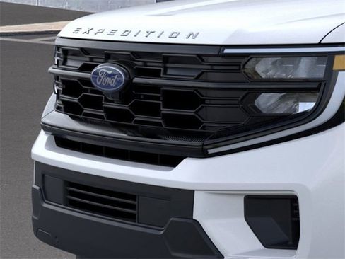 New 2026 Ford Expedition Active image 17