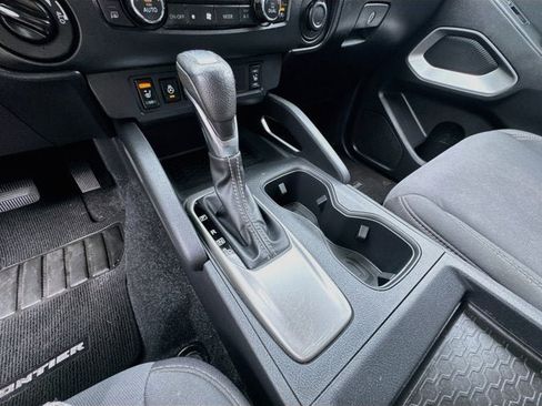 Used 2022 Nissan Frontier SV AWD/4WD image 14