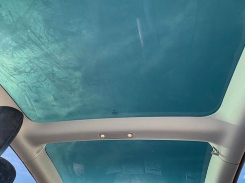 Used 2019 Tesla Model 3 Performance image 12