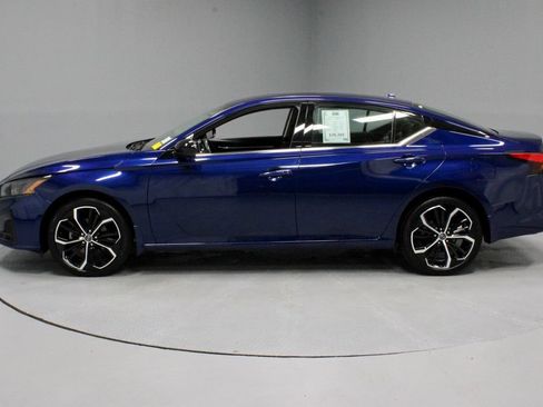 Certified 2023 Nissan Altima 2.5 SR AWD/4WD image 8
