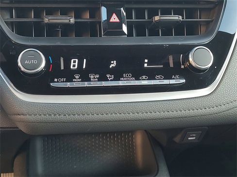 Used 2025 Toyota Corolla SE image 19