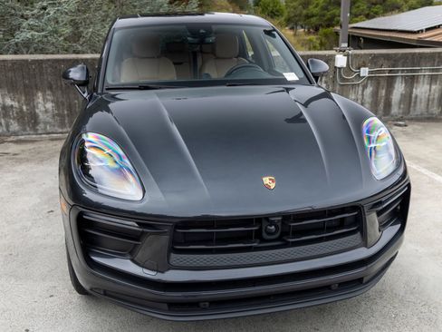 Certified 2023 Porsche Macan AWD/4WD image 16