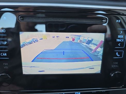 Used 2019 Toyota Corolla L image 32