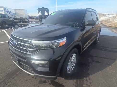 Used 2020 Ford Explorer XLT w/ Equipment Group 202A image 17