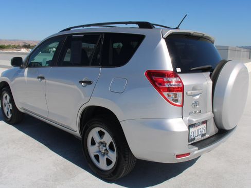 Used 2012 Toyota RAV4 FWD w/ Value Pkg image 5