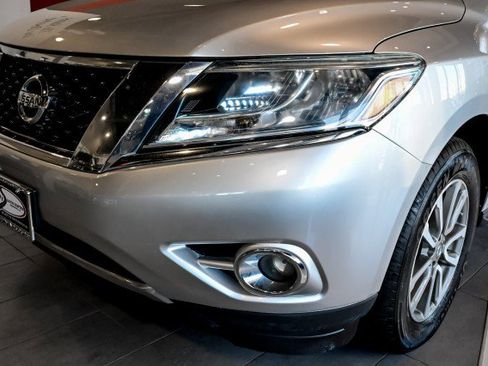 Used 2014 Nissan Pathfinder SL w/ SL Tech Package AWD/4WD image 9