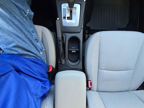 Used 2017 Subaru Forester 2.5i Premium w/ All-Weather Package image 26