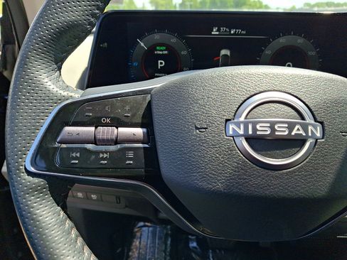 Used 2023 Nissan Ariya FWD image 21