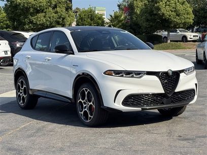 New 2025 Alfa Romeo Tonale w/ Premium Package