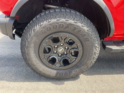 Used 2023 Ford Bronco Wildtrak image 10