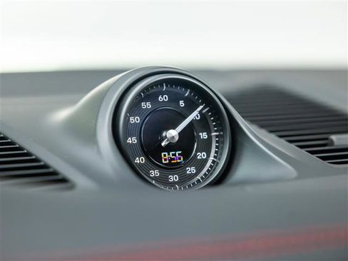 Used 2025 Porsche Cayenne GTS AWD/4WD image 28