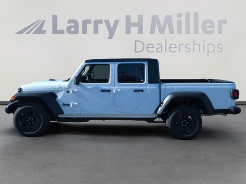 New 2026 Jeep Gladiator Sport image 2