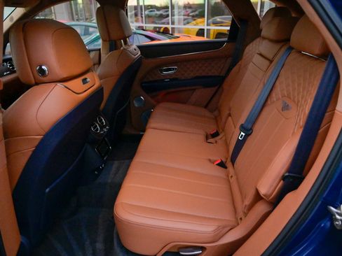 Used 2023 Bentley Bentayga image 37