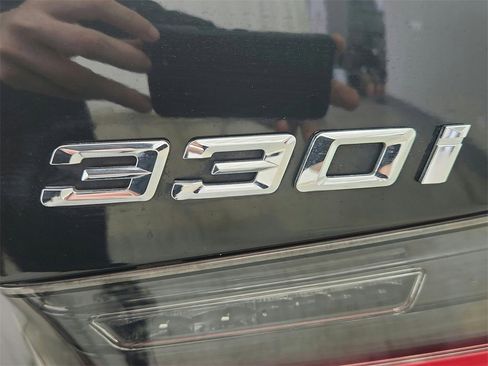 Used 2021 BMW 330i xDrive Sedan w/ Convenience Package image 31