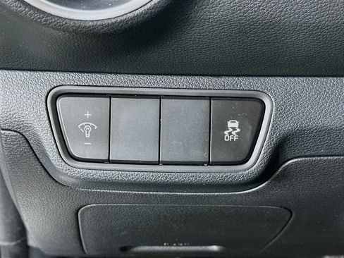 Used 2024 Kia Forte LXS image 17