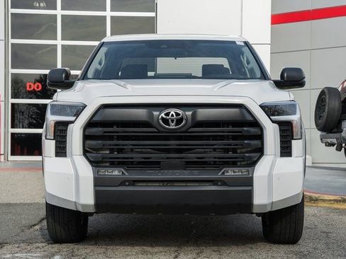 Used 2024 Toyota Tundra SR5 w/ SR5 Premium Package image 2