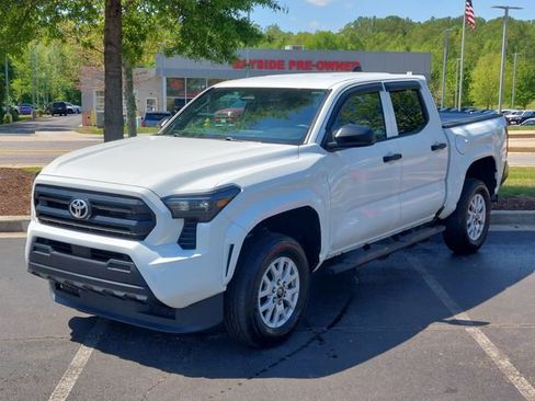 Used 2024 Toyota Tacoma SR RWD image 5