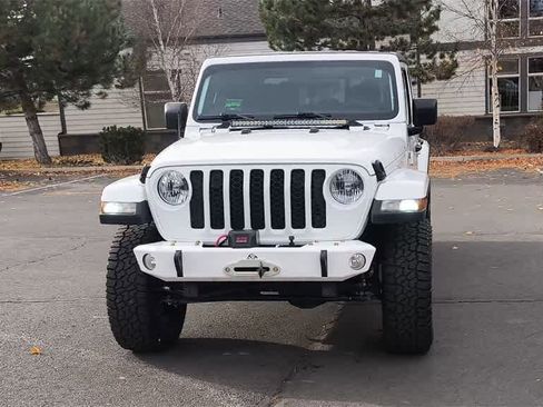 Used 2023 Jeep Gladiator Sport image 4