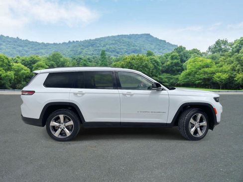 Used 2022 Jeep Grand Cherokee L Limited w/ Luxury Tech Group II AWD/4WD image 18