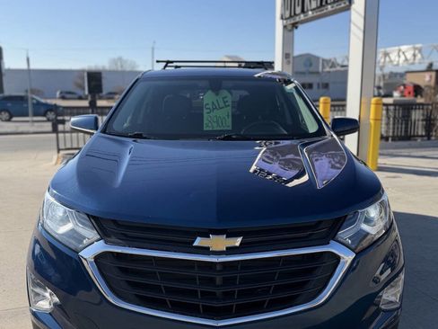 Used 2019 Chevrolet Equinox LT image 2