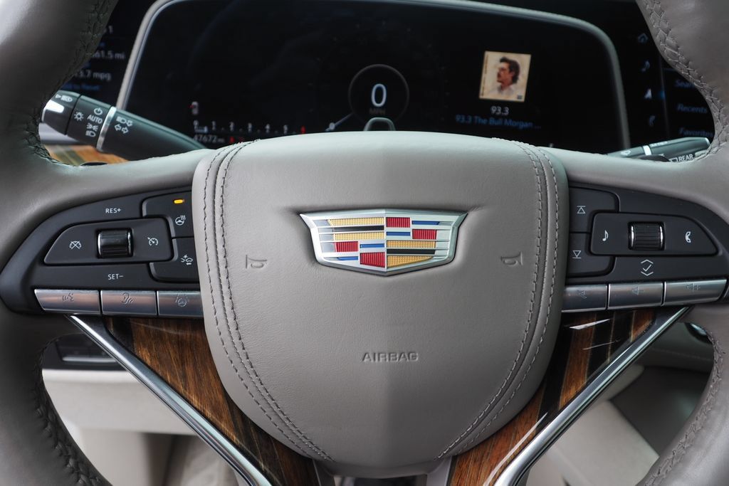 Used 2023 Cadillac Escalade Sport Platinum AWD/4WD image 23