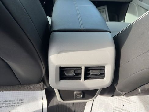 Used 2022 GMC Terrain SLT w/ Tech Package image 13