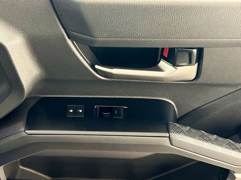 Used 2025 Toyota Tacoma TRD Sport image 31