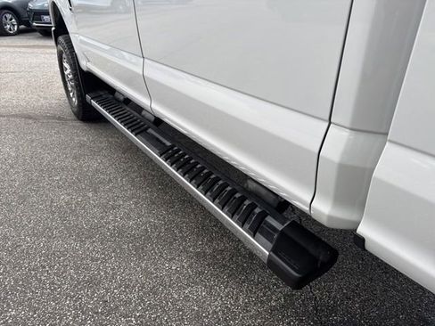 Used 2019 Ford F250 XLT w/ XLT Premium Package AWD/4WD image 13