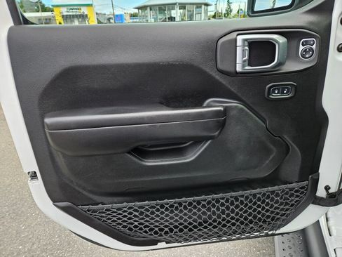Used 2021 Jeep Wrangler Rubicon AWD/4WD image 18