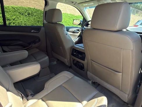 Used 2019 Chevrolet Tahoe LT w/ LT Signature Package image 39