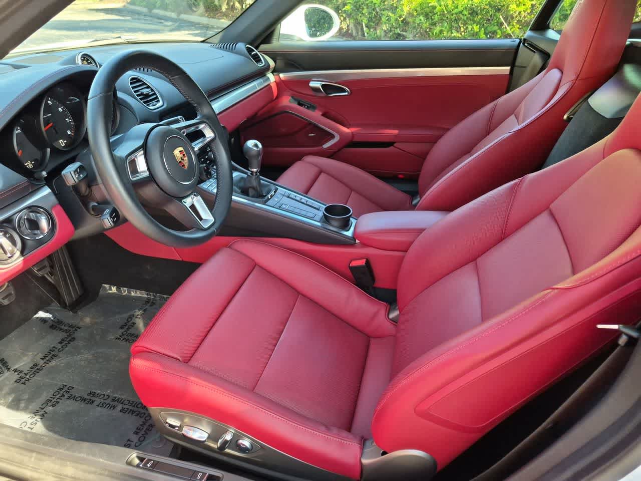 Used 2025 Porsche 718 Cayman RWD image 17