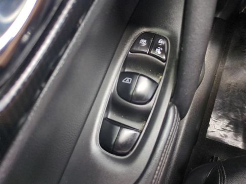Used 2020 Nissan Rogue SL FWD image 19