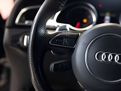 Used 2015 Audi RS 5 Coupe w/ Technology Package AWD/4WD image 22