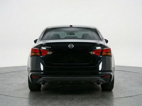 Used 2025 Nissan Altima 2.5 SV image 7